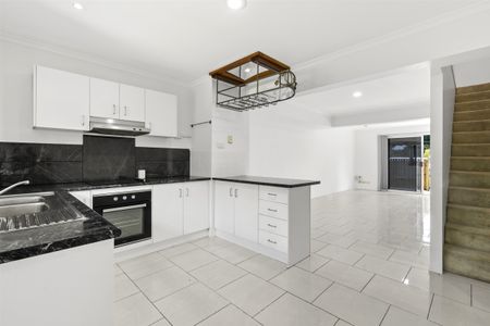 3/32 Lindsay Street, Bundamba QLD 4304 - Apartment For Rent | Domain - Photo 4