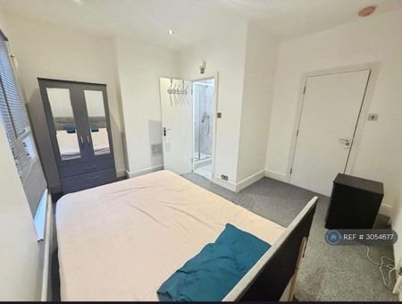 1 bedroom in a house share to rent - Photo 5