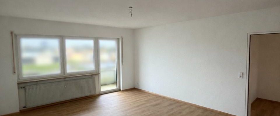 Moderne 2,5-Zimmerwohnung (80qm), Balkon, EBK, TG-Stellplatz - Photo 1