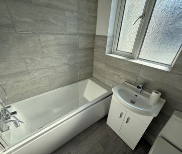 Biddulph Estate, Llanelli, SA15 - Photo 5