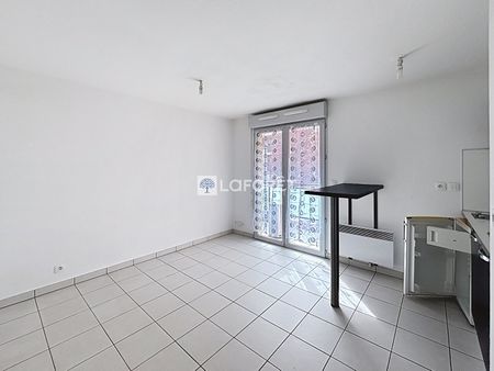 Apartment - Photo 2