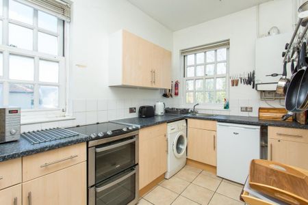 2 bedroom flat to rent - Photo 4