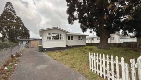 Hearty Family Home In the Heart of Henderson - Photo 5