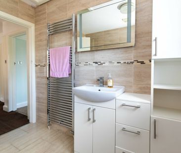 3 Bed Detached House in Queens Park - Photo 4