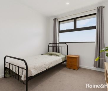Modern, Low-Maintenance Living In A Convenient Location - Photo 4