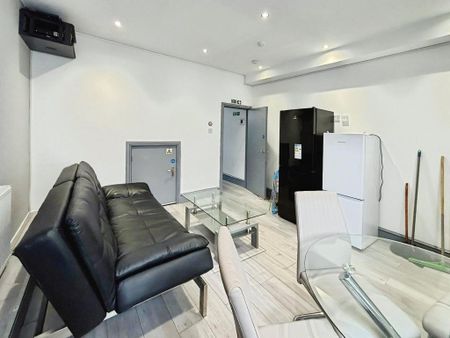 5 bedroom terraced house to rent - Photo 2