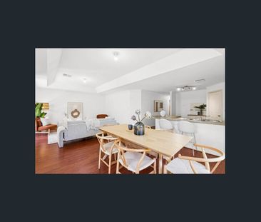 Low Maintenance Living At It's Finest. - Photo 4