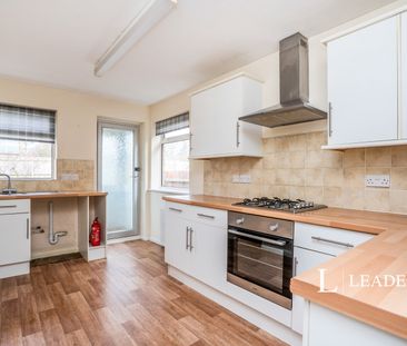 2 bedroom bungalow to rent Beaufort Road, Hampshire, Havant, PO9 - Photo 4