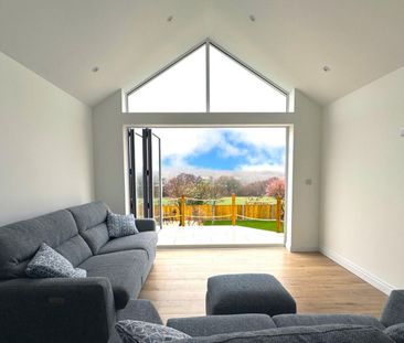 3 bedroom Bungalow To Let - Photo 2