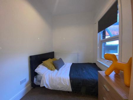 1 bedroom in a house share to rent - Photo 3