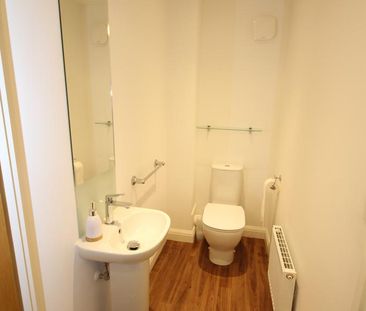 2 bedroom semi-detached house to rent - Photo 4