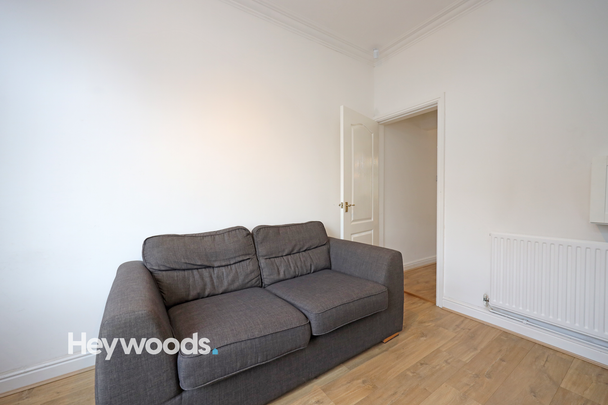 2 bed terraced house to rent in Blunt Street, Newcastle-under-Lyme, Staffordshire - Photo 1