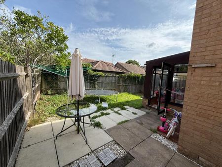 3 bedroom detached house to rent - Photo 2