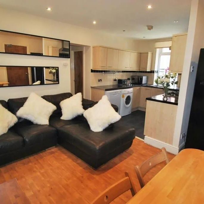 5 bedroom terraced house to rent - Photo 1