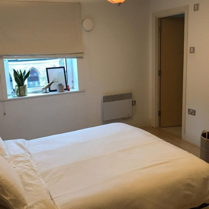 Holland Gardens, BRENTFORD - Photo 1