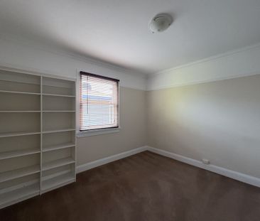 Feel at home, Living Here - Photo 2