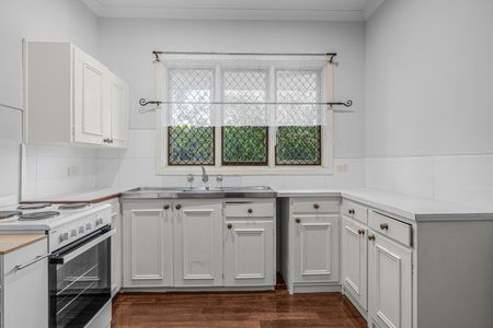 A Welcoming Home with Space to Relax and Enjoy! - Photo 4