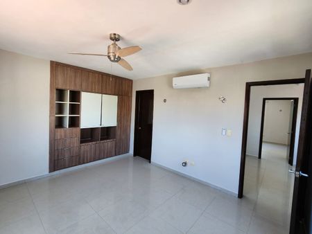 Casa de 3 recámaras, con alberca, sin amueblar, en privada. - Photo 2