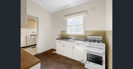 THREE BEDROOM HOME ! - Photo 5