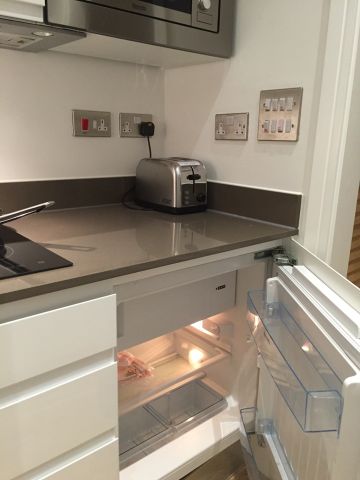 Studio Flat, The Crescent, SE8 - Photo 5