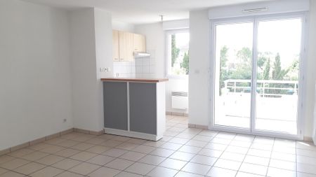 location Appartement T2 DE 44.12m² À POITIERS - Photo 2