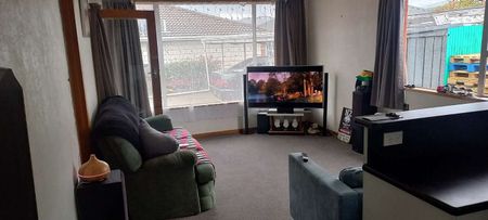 Charming 2BR Unit in Mosgiel! - Photo 2
