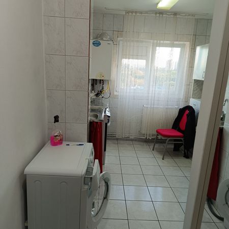 Tineretului stradal cu centrala - Fotografie 3