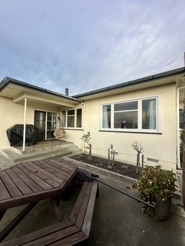 Parkvale Family Home - Photo 2