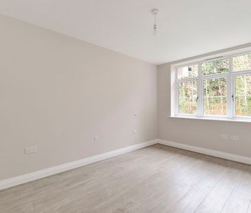 Croft Road, Godalming, Surrey, GU7 - Photo 6