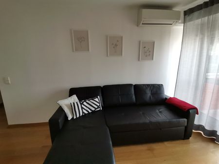 Amplo apartamento de um quarto em predio de nova construção com garagem privativa - Photo 2