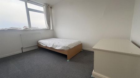 2 bedroom maisonette to rent - Photo 2