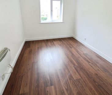 1 bedroom Flat To Let Total Size: 421 SQ FT - Photo 6