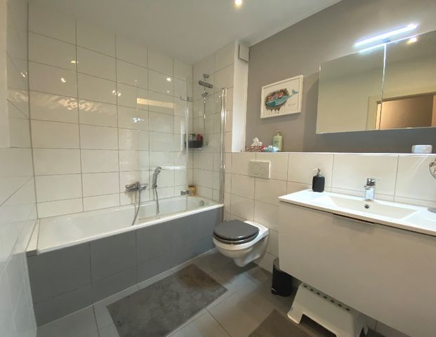 Neuss – zentraler geht’s nicht! Großzügige, individuelle Wohnung mitten in der Stadt! - Photo 1