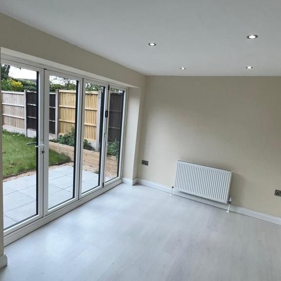 3 bedroom detached bungalow to rent - Photo 1