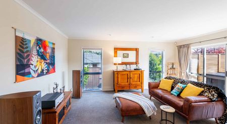 Executive Family Living - Photo 2