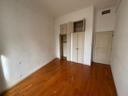 Location Appartement 5 pièces 127m² AVIGNON 84000 - Photo 3