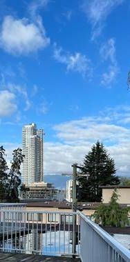 2 bdr 2 bath Updated Penthouse with large deck South Granville - Photo 1