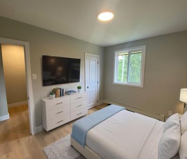 Three Bedroom Townhouse - Photo 6