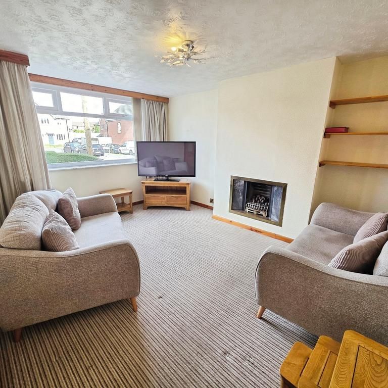 3 bedroom semi-detached house to rent - Photo 1