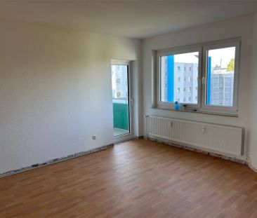 Frisch renoviert: 3-ZW in der Helsinkistr. 98 in Kiel zu vermieten!... - Photo 2