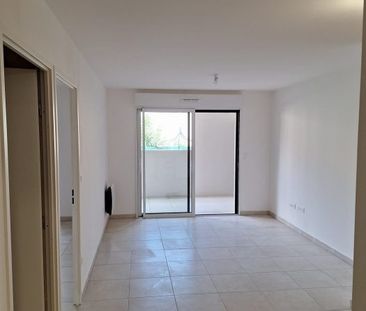 T2 NEUF AVEC TERRASSE ET PARKING - Photo 3