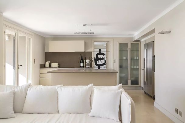 Location Maison 8 pièces 300m² CANNES 06400 - Photo 1