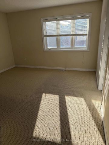 For Lease - 74 Lloyd Crescent, Brampton, Ontario - Photo 3