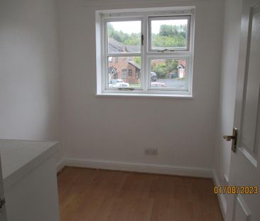 3 bedroom semi-detached house to rent - Photo 6