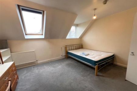 3 bedroom apartment to rent - Photo 4