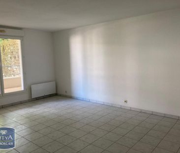 Location Appartement 3 pièces 65m² FOUGERES 35300 - Photo 3