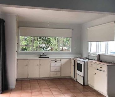 Family Living - Photo 3