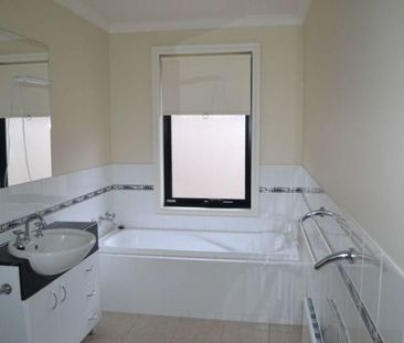 48 Lake Street, Wendouree - Photo 3