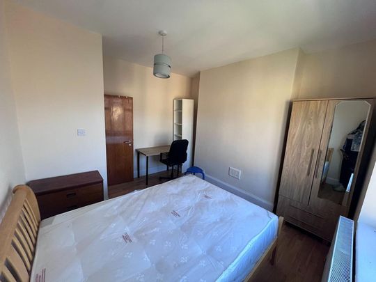 3 bedroom flat to rent - Photo 1