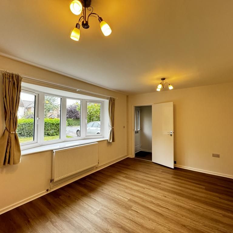 4 bedroom semi-detached house to rent - Photo 1